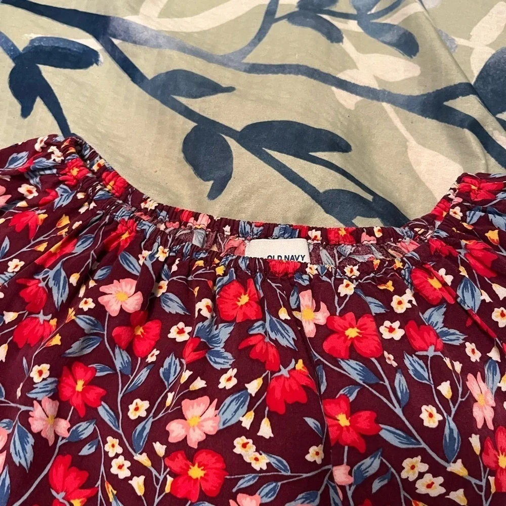 Old Navy 3/4 sleeve elastic scoop neck floral blouse